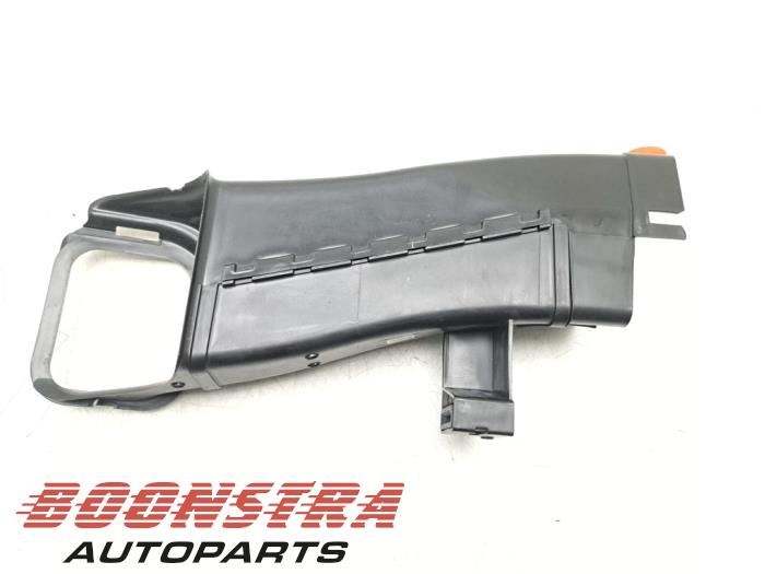 Begagnade Lufttratt BMW X5 (G05) xDrive50e 3.0 24V Pris € 59,96 Inklusive moms erbjuds av Boonstra Autoparts