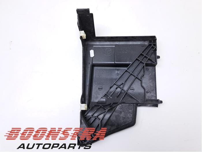 Begagnade Batterilåda Mini Countryman (F60) 2.0 16V John Cooper Works ALL4 Pris € 29,04 Inklusive moms erbjuds av Boonstra Autoparts