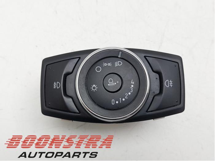 Używane Przelacznik swiatel Ford Transit Custom 2.0 TDCi 16V Eco Blue 130 Cena € 30,19 Z VAT oferowane przez Boonstra Autoparts