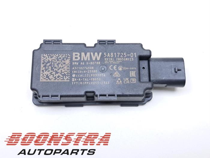 Używane Keyless Entry-Antena BMW X5 (G05) xDrive50e 3.0 24V Cena € 30,19 Z VAT oferowane przez Boonstra Autoparts