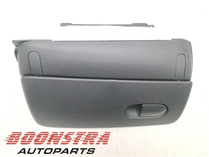 Begagnade Handskfack Mini Mini (F56) 2.0 16V John Cooper Works Pris € 29,95 Inklusive moms erbjuds av Boonstra Autoparts