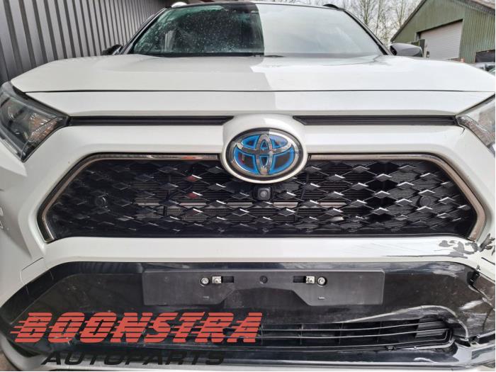 Używane Grill Toyota RAV4 (A5) 2.5 Plug-in Hybrid 16V AWD Cena € 195,00 Procedura marży oferowane przez Boonstra Autoparts