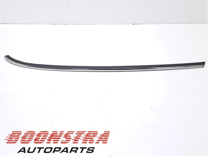 Używane Listwa ozdobna Mini Mini (F56) 2.0 16V John Cooper Works Cena € 30,19 Z VAT oferowane przez Boonstra Autoparts