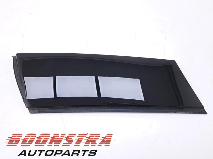 Używane Slupek prawy tyl Mini Mini (F56) 2.0 16V John Cooper Works Cena € 31,94 Z VAT oferowane przez Boonstra Autoparts