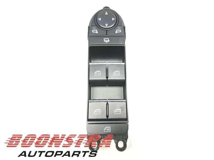 Usados Interruptor de ventanilla eléctrica Mazda 3 Sport (BP) 2.0 SkyActiv-X M Hybrid 16V Precio € 74,95 Norma de margen ofrecido por Boonstra Autoparts