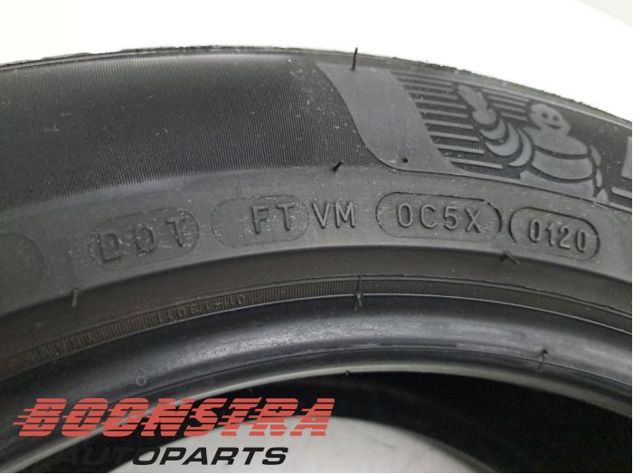 Opona z Ford C-Max (DXA) 1.0 Ti-VCT EcoBoost 12V 125
