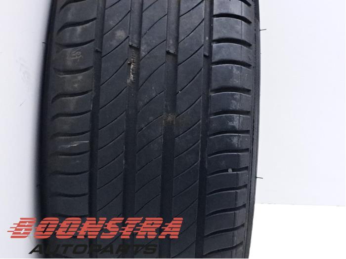 Opona z Ford C-Max (DXA) 1.0 Ti-VCT EcoBoost 12V 125