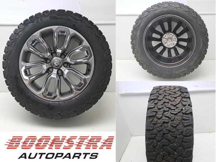 Używane Obrecz + Opona Dodge 1500 Crew Cab (DS) 5.7 Hemi V8 4x4 Cena € 719,95 Z VAT oferowane przez Boonstra Autoparts