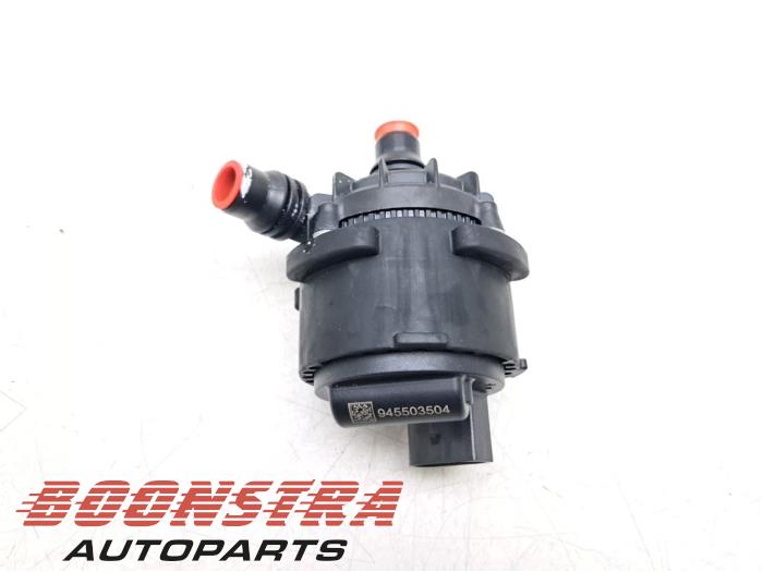 Begagnade Extra vattenpump BMW X5 (G05) xDrive50e 3.0 24V Pris € 124,94 Inklusive moms erbjuds av Boonstra Autoparts