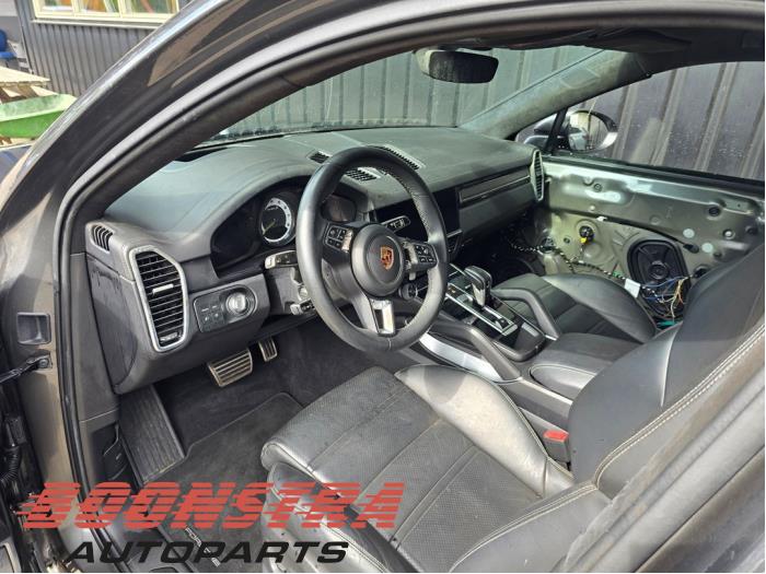 Gebrauchte Frontscheibenanzeige Porsche Cayenne III (9YA) 4.0 V8 Turbo S 32V E-Hybrid Preis € 995,00 Margenregelung angeboten von Boonstra Autoparts