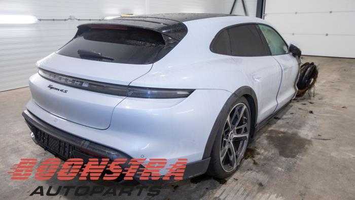 Begagnade Underram Porsche Taycan Cross Turismo (Y1B) 4S Performance Battery Plus Pris € 749,00 Marginaltabell erbjuds av Boonstra Autoparts