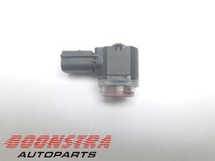 Parkeringssensor från en Ford Kuga II (DM2) 1.5 EcoBoost 16V 150 2017
