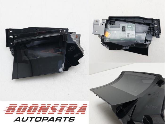 Gebrauchte Frontscheibenanzeige Mazda CX-30 (DM) 2.0 e-SkyActiv-X 181 M Hybrid 16V Preis € 494,95 Margenregelung angeboten von Boonstra Autoparts