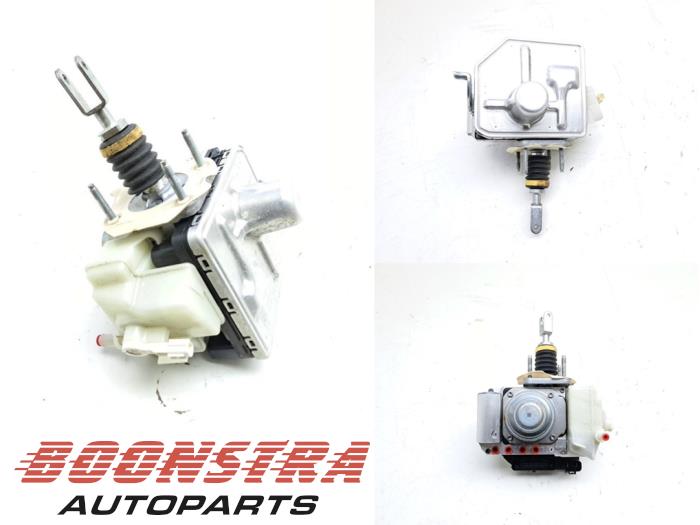 Usados Servofreno Mazda CX-30 (DM) 2.0 e-SkyActiv-X 181 M Hybrid 16V Precio € 239,95 Norma de margen ofrecido por Boonstra Autoparts