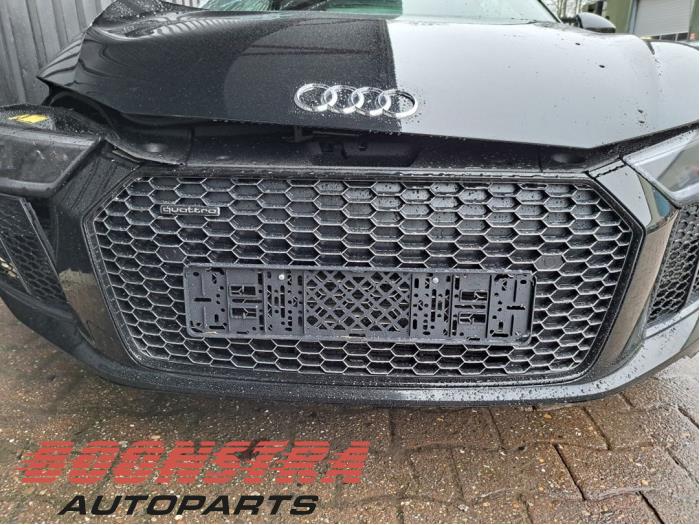 Używane Grill Audi R8 (4S3/4SP) 5.2 V10 Plus Quattro Cena € 1.095,00 Procedura marży oferowane przez Boonstra Autoparts