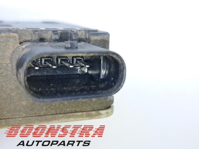 Nox Sensor van een Ford Transit 2.0 TDCi 16V Eco Blue 170 RWD 2021