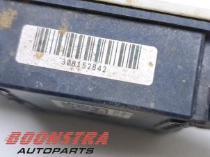 Nox Sensor van een Ford Transit 2.0 TDCi 16V Eco Blue 170 RWD 2021
