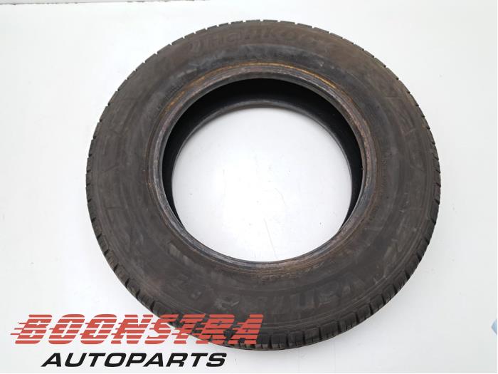 Używane Opona Cena € 60,44 Z VAT oferowane przez Boonstra Autoparts