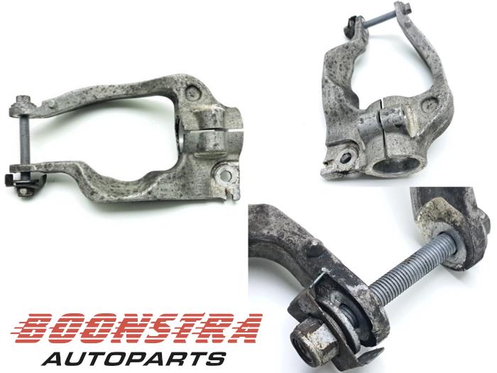 Lower shock bracket
