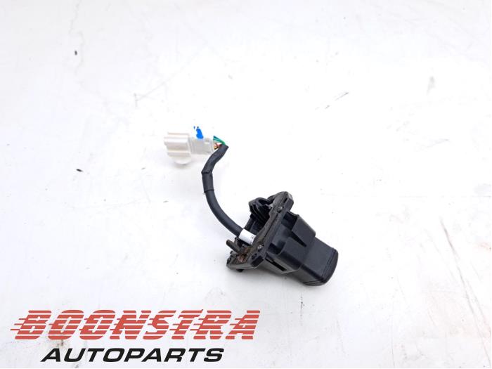 Begagnade Backkamera Honda CR-V (RE/RM) 1.6 i-DTEC 16V 4WD Pris € 79,95 Marginaltabell erbjuds av Boonstra Autoparts