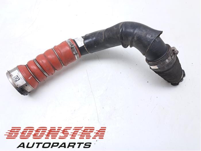 Intercooler Rohr van een MINI Countryman (F60) 2.0 16V John Cooper Works ALL4 2019