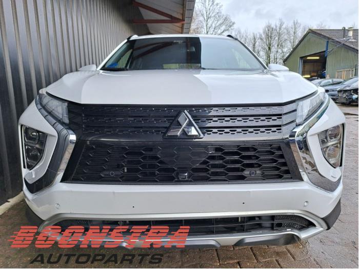 Usados Parachoques Mitsubishi Eclipse Cross (GK/GL) 2.4 16V PHEV 4x4 Precio € 795,00 Norma de margen ofrecido por Boonstra Autoparts