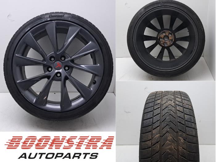 Begagnade Hjul + vinterdäck Tesla Model S P100D AWD Pris € 394,95 Marginaltabell erbjuds av Boonstra Autoparts