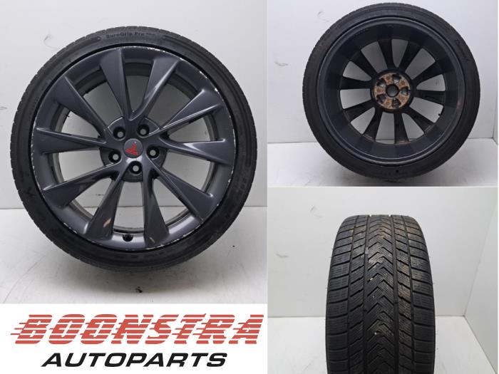 Begagnade Hjul + vinterdäck Tesla Model S P100D AWD Pris € 394,95 Marginaltabell erbjuds av Boonstra Autoparts