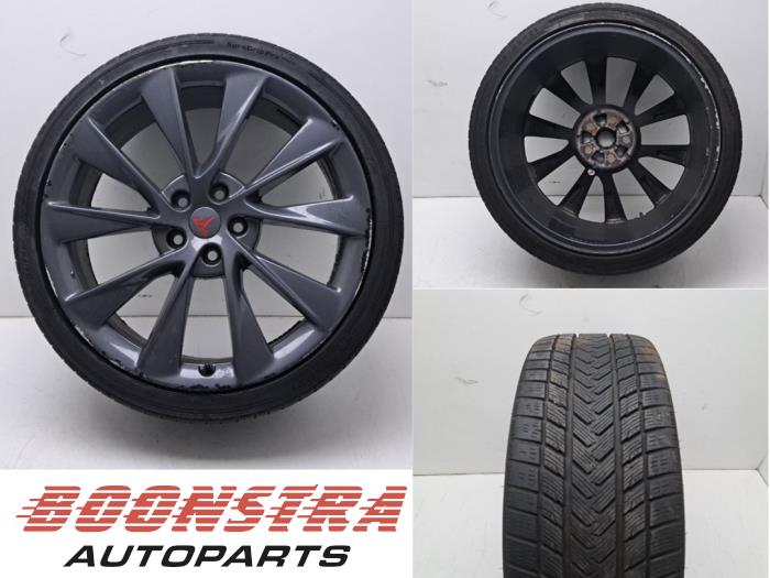 Begagnade Hjul + vinterdäck Tesla Model S P100D AWD Pris € 394,95 Marginaltabell erbjuds av Boonstra Autoparts