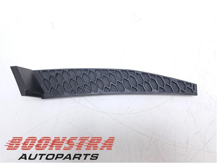 Begagnade Lufttratt Audi R8 (4S3/4SP) 5.2 V10 Plus Quattro Pris € 54,95 Marginaltabell erbjuds av Boonstra Autoparts