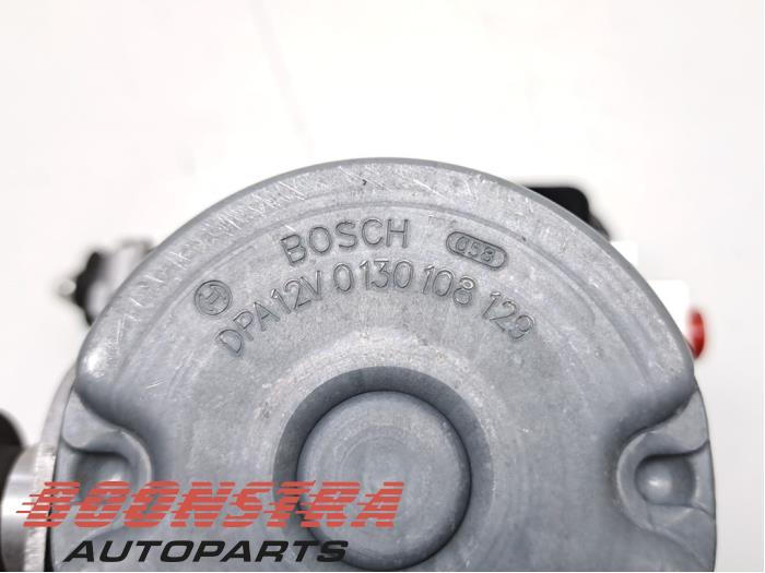 ABS Pumpe van een Audi R8 (4S3/4SP) 5.2 V10 Plus Quattro 2016