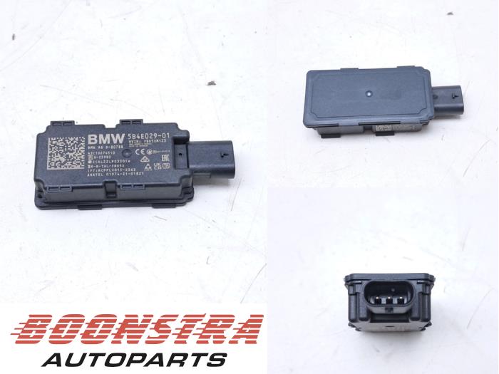 Używane Keyless Entry-Antena BMW 5 serie Touring (G61) 530e 2.0 TwinPower Turbo 16V Cena € 30,19 Z VAT oferowane przez Boonstra Autoparts