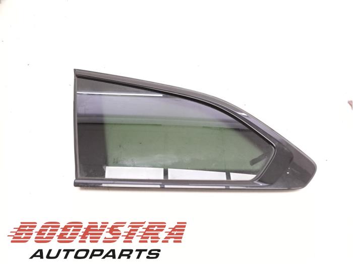 Usados Ventanilla triangular izquierda detrás BMW 5 serie Touring (G61) 530e 2.0 TwinPower Turbo 16V Precio € 169,94 IVA incluido ofrecido por Boonstra Autoparts