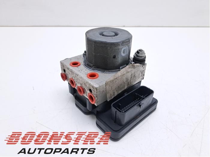 ABS-pump från en Mercedes-Benz Citan (415.6) 1.5 108 CDI 2014