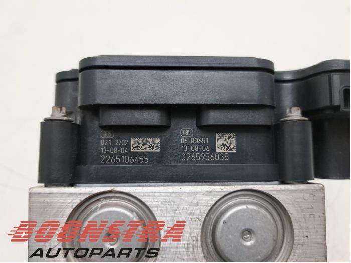 ABS-pump från en Mercedes-Benz Citan (415.6) 1.5 108 CDI 2014