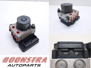 ABS-pump från en Mercedes-Benz Citan (415.6) 1.5 108 CDI 2014