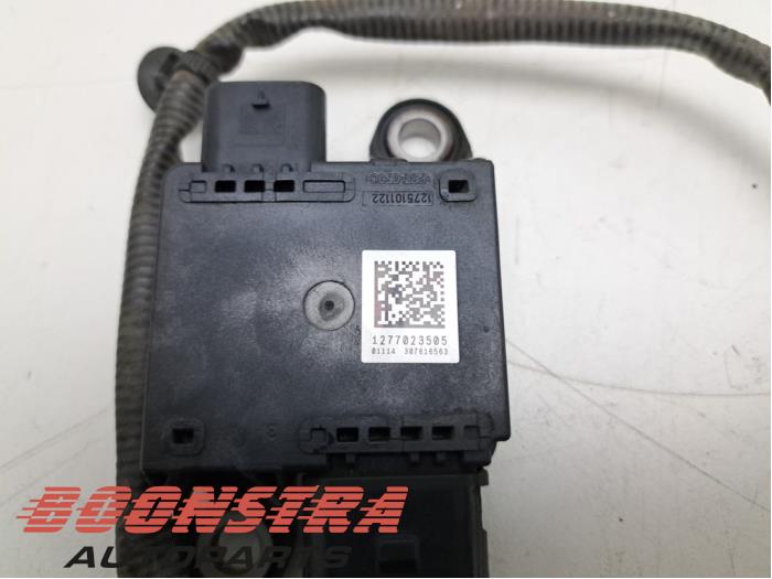 Nox Sensor van een Ford Transit 2.0 TDCi 16V Eco Blue 170 4x4 2021