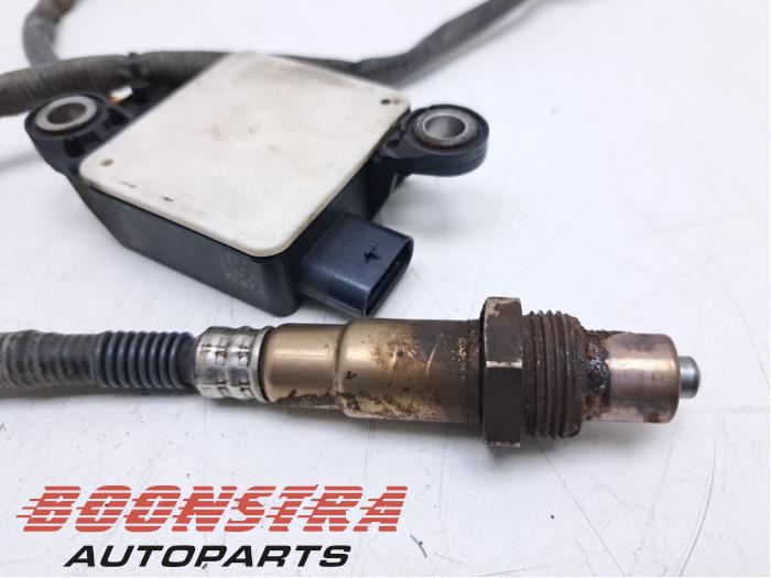 Nox Sensor van een Ford Transit 2.0 TDCi 16V Eco Blue 170 4x4 2021