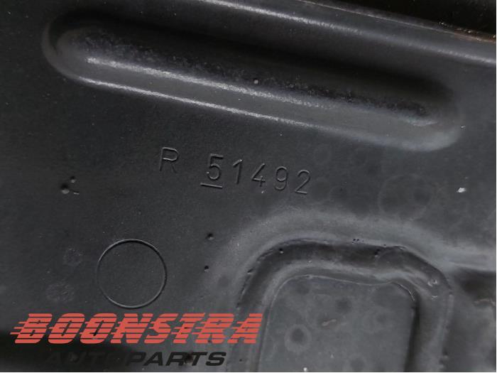 Underram från en Mercedes-Benz A (W176) 1.5 A-180 CDI, A-180d 16V 2013