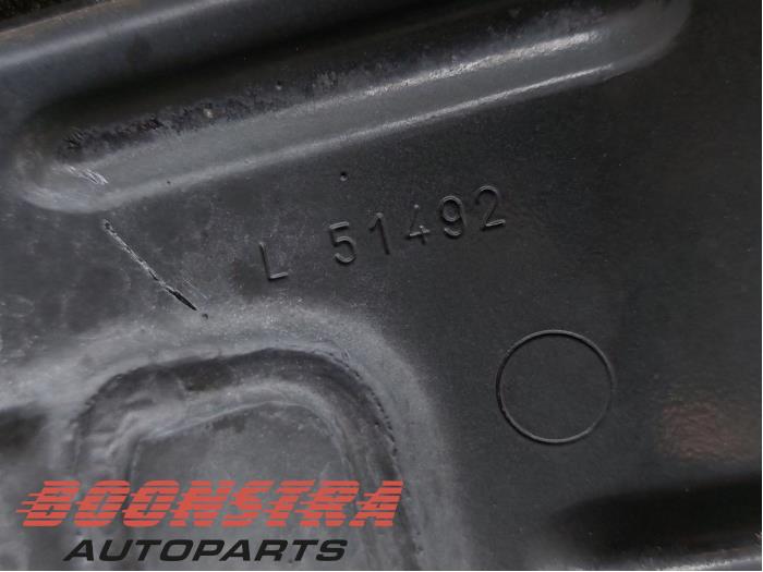 Underram från en Mercedes-Benz A (W176) 1.5 A-180 CDI, A-180d 16V 2013