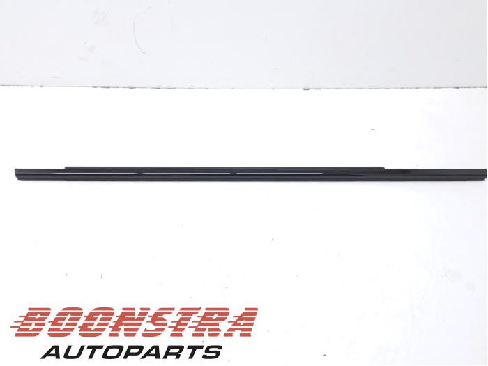Nya Dekorstripe BMW 5 serie (G30) 518d 2.0 TwinPower Turbo 16V Mild Hybrid Pris € 30,19 Inklusive moms erbjuds av Boonstra Autoparts