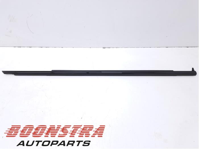Nowe Listwa ozdobna BMW 5 serie (G30) 518d 2.0 TwinPower Turbo 16V Mild Hybrid Cena € 39,95 Z VAT oferowane przez Boonstra Autoparts