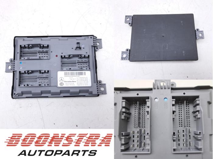 Używane Modul Comfort Mercedes C (W206) C-300 e 2.0 Turbo Cena € 89,95 Procedura marży oferowane przez Boonstra Autoparts