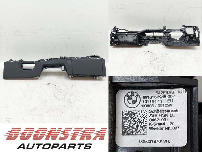Używane Element deski rozdzielczej BMW 5 serie Touring (G61) 530e 2.0 TwinPower Turbo 16V Cena € 362,94 Z VAT oferowane przez Boonstra Autoparts