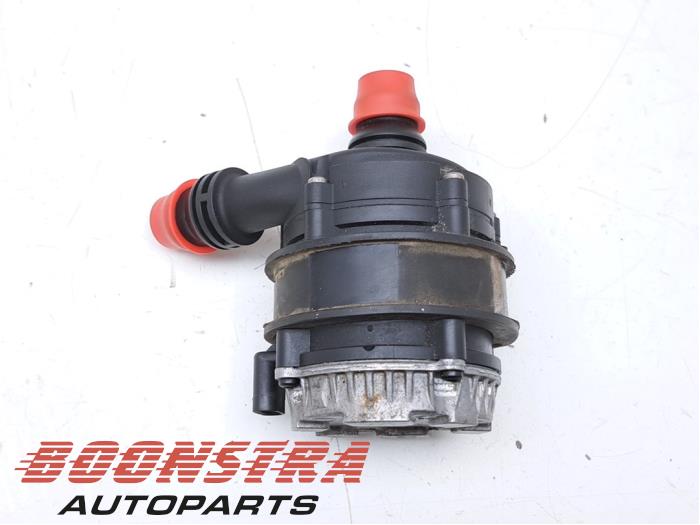Begagnade Extra vattenpump Fiat Ducato (250) 2.2 D 140 Multijet 3 Pris € 49,95 Marginaltabell erbjuds av Boonstra Autoparts
