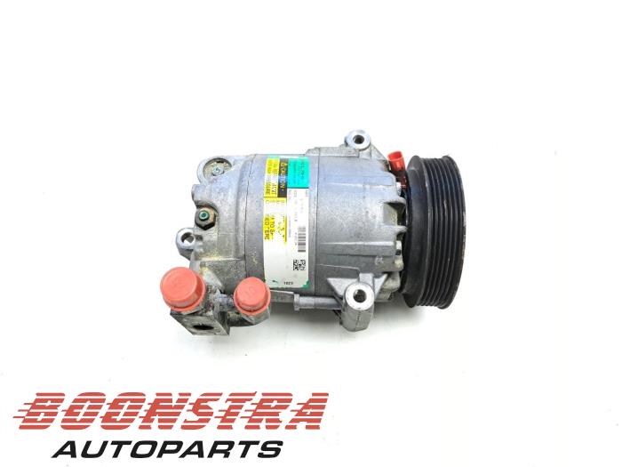 Usagé Pompe clim Ferrari F430 Spider 4.3 V8 32V Prix sur demande proposé par Boonstra Autoparts