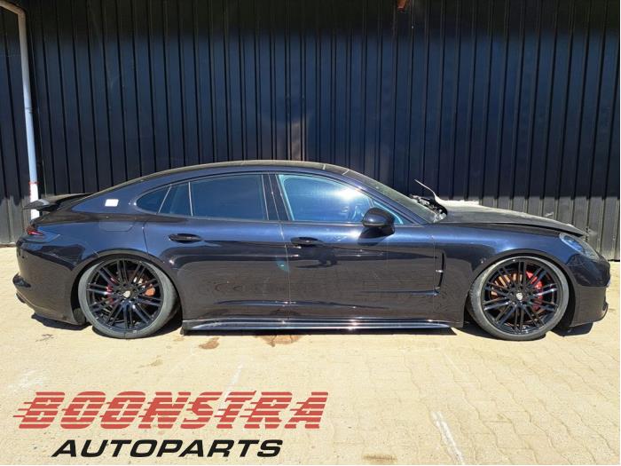 Używane Kurtyna prawa Porsche Panamera (971G) 4.0 V8 4S Diesel Cena € 295,00 Procedura marży oferowane przez Boonstra Autoparts