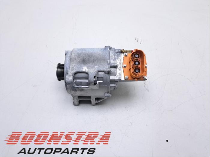 Dynamo van een Land Rover Discovery Sport (LC) 1.5 P300e 12V AWD 2022