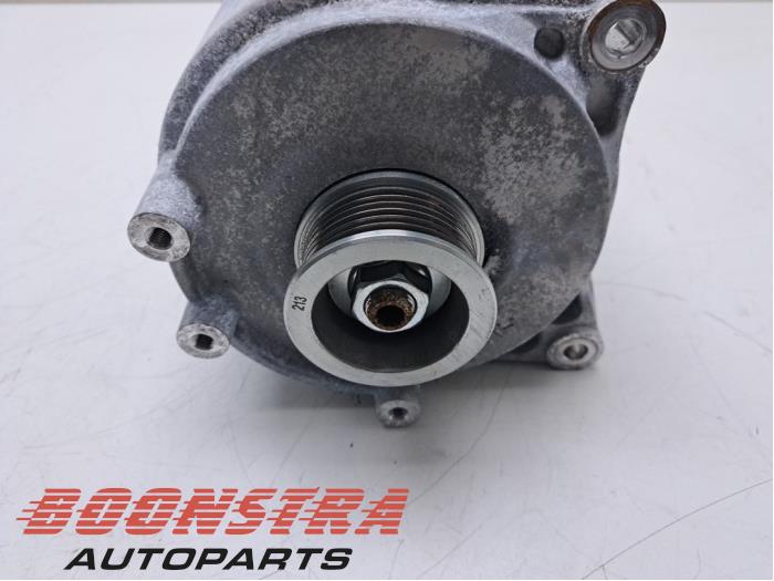 Dynamo van een Land Rover Discovery Sport (LC) 1.5 P300e 12V AWD 2022