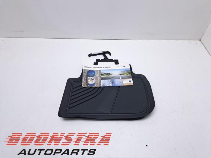 Neue Matten Set BMW 1 serie (F40) 116d 1.5 12V TwinPower Preis € 35,95 Mit Mehrwertsteuer angeboten von Boonstra Autoparts
